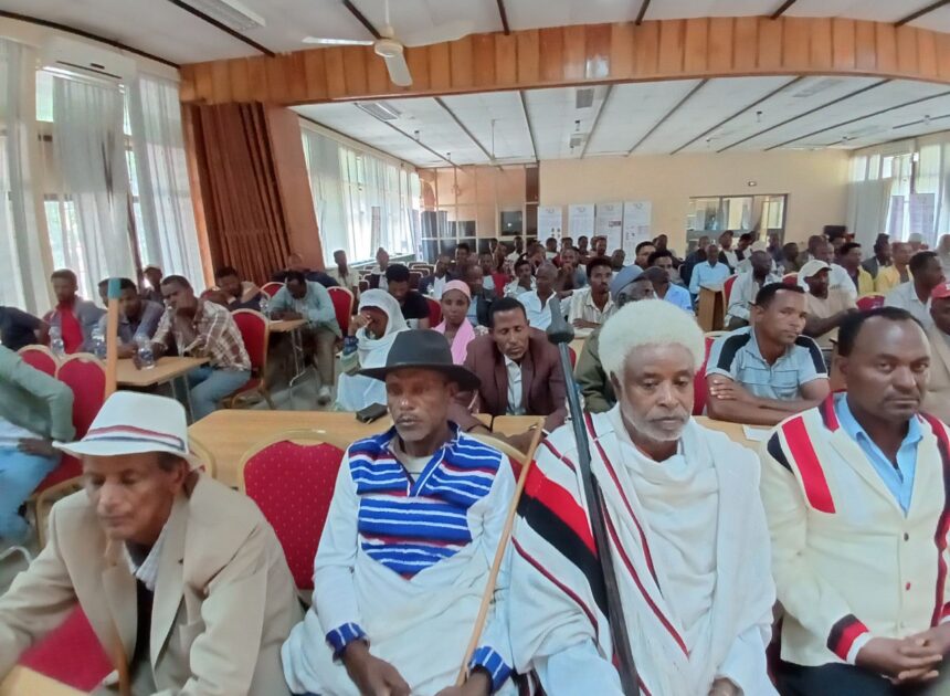 Magaalaa Adaamaa kutaa magaalaa Bokkuu shananiitti Miseensonni mana maree bakka bu’oota uummataa fi Caffee, jiraattota aanaa Awwaash Malkaasaa waliin dhimmoota garagaraarratti mari’atan.