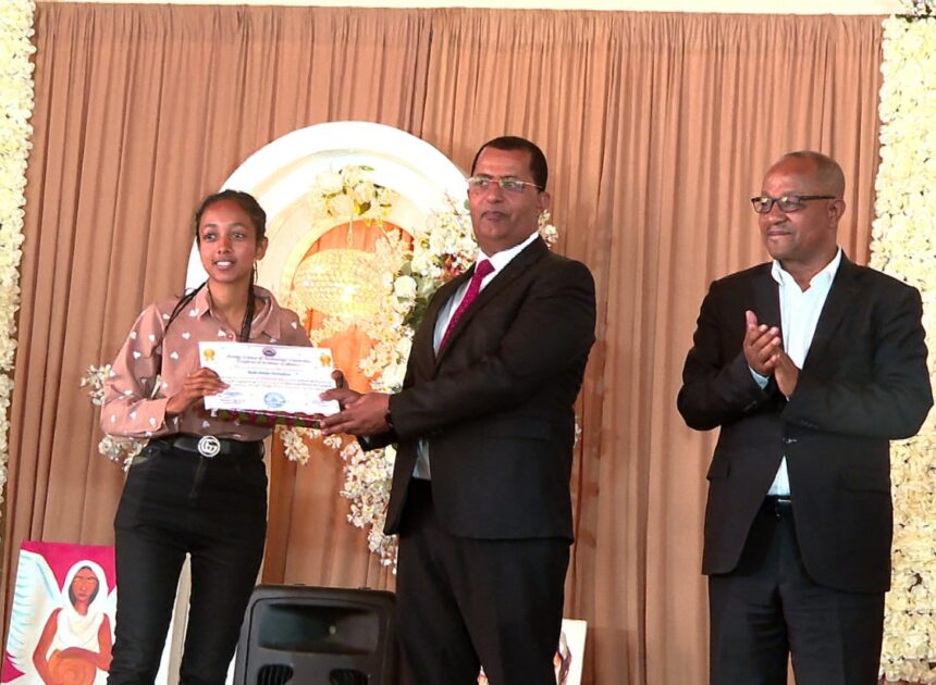 Barattoonni fi hojjettonni Yunivarsitii saayinsii fi teeknolojii Adaamaa guyyaa dubartootaa idi addunyaa “march 8” kabajan.