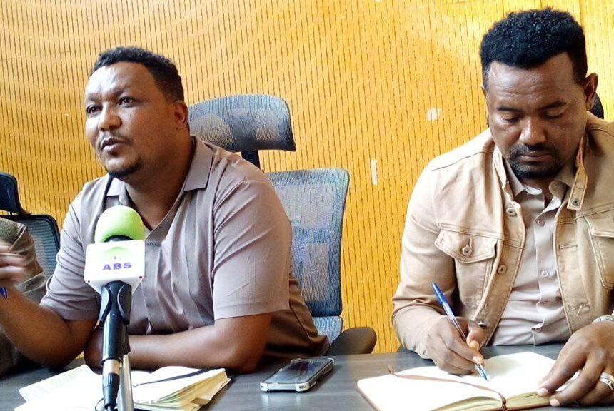 waajjirri Bulchiinsaf Nageenyaa Magaalaa Adaamaa akkaata Nageenyaa Magaalichaa itti fufsiisuun danda’amuu irratti Hojjettoota egumsaa Dhabbilee dhunfaa waliin marii gaggeesse.