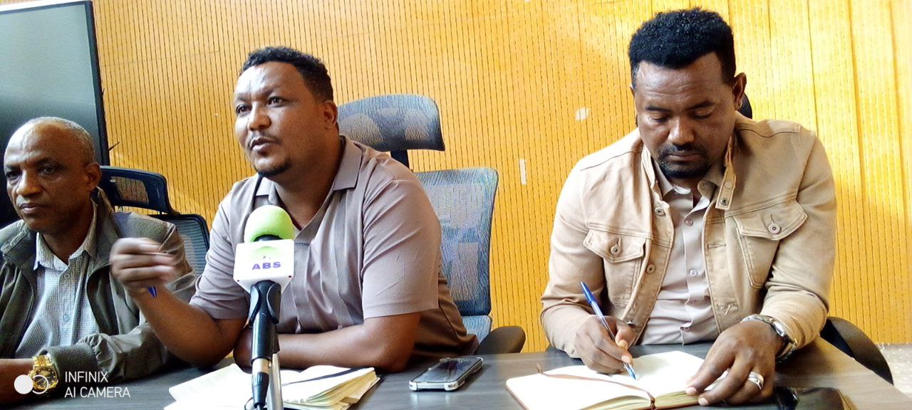 waajjirri Bulchiinsaf Nageenyaa Magaalaa Adaamaa akkaata Nageenyaa Magaalichaa itti fufsiisuun danda’amuu irratti Hojjettoota egumsaa Dhabbilee dhunfaa waliin marii gaggeesse.