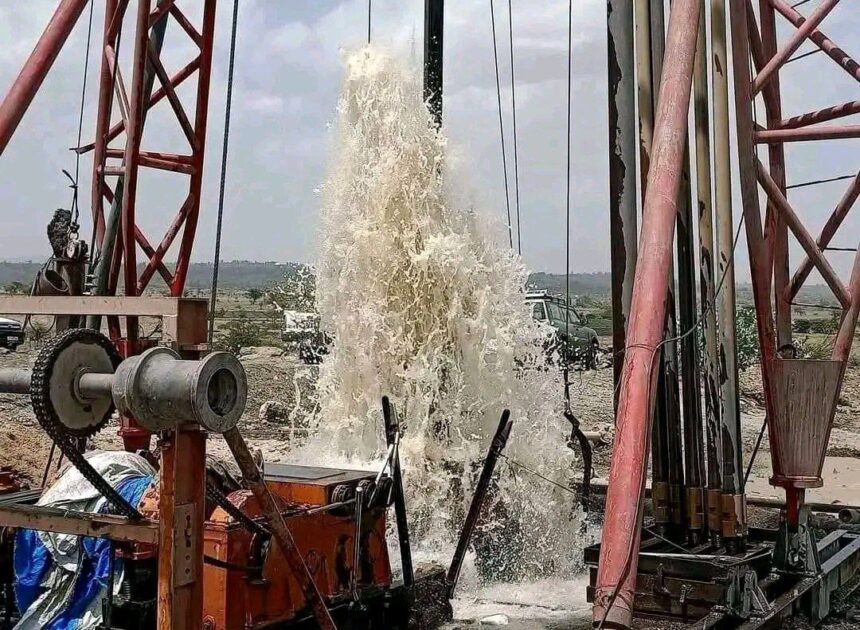 Addaan ciccituun  bishaan dhugaatii Magaalichaa rakkoo hamaaf nu Saaxilee Jira jedhan jiraattonni Magaalaa Adaamaa tokko tokko.