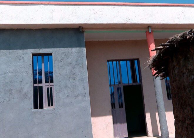 Yuuniyeeniin hojii Gamtaa Qonnaan Bultootaa Lumee Adaamaa hojii tajaajila lamummaatiin Aanaa Bosat Ganda Dongorree xiyyoo Zoonii 1ffaatti  mana harka qalleeyyii ijaarsisaa ture xumuruun harka qalleeyyiif dabarsee kenne.